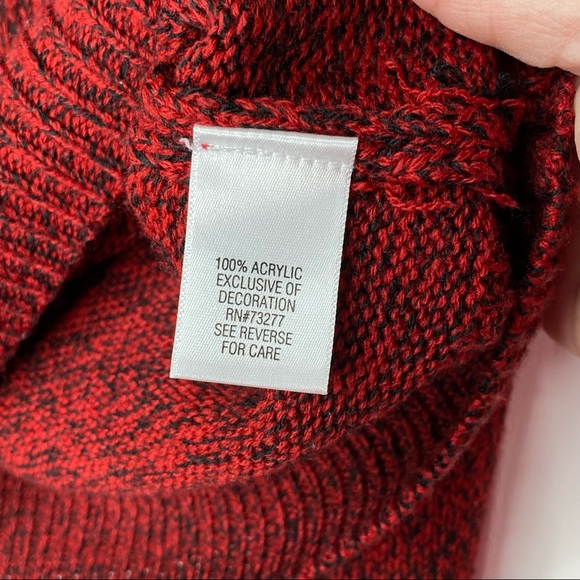 Croft & Barrow Red Holiday Christmas Snowflake Sweater Gold Silver Snowflakes - Picture 5 of 5